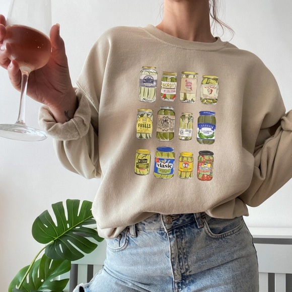 Gildan Sweaters - Pickle Jars Print Sweater Gildan Beige Crew Neck M